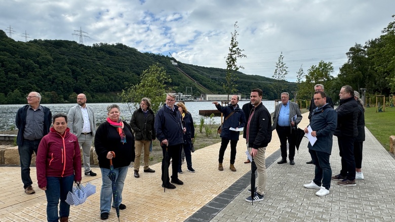 Es geht voran! Das Bild zeigt die Mitglieder der CDU-Fraktion am Hengsteysee.