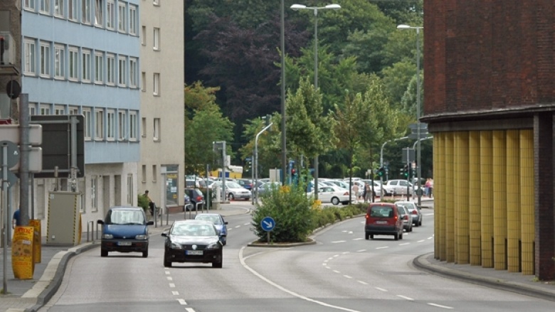 Das Bild zeigt den Märkischen Ring auf der Höhe des Hagener Finanzamtes - auch "Finanzamtsschlucht" genannt.