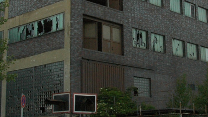 Das Bild zeigt die Ruine der alten Zwiebackfabrik Brandt in Westerbauer (Haspe).