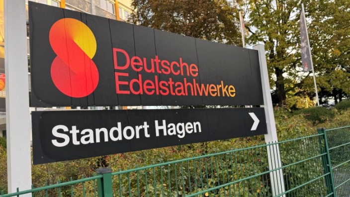 Das Bild zeigt ein Schild der Deutschen Edelstahlwerke in Hagen.